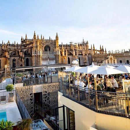 Eme Catedral Mercer Hotel Sevilla Dış mekan fotoğraf The roof terrace of the hotel