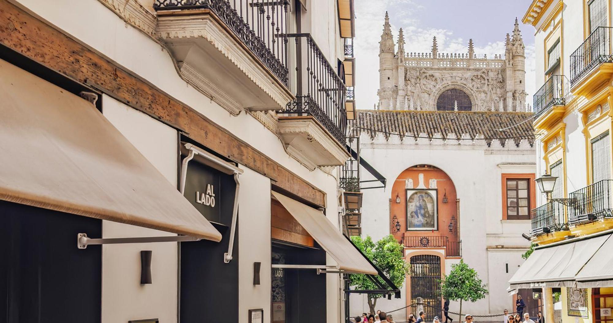 Eme Catedral Mercer Hotel Sevilla Dış mekan fotoğraf A shop in Granada, Spain