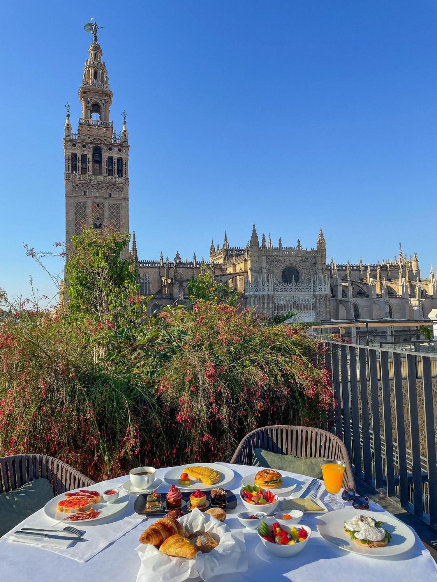 Eme Catedral Mercer Hotel Sevilla Dış mekan fotoğraf The University of Seville