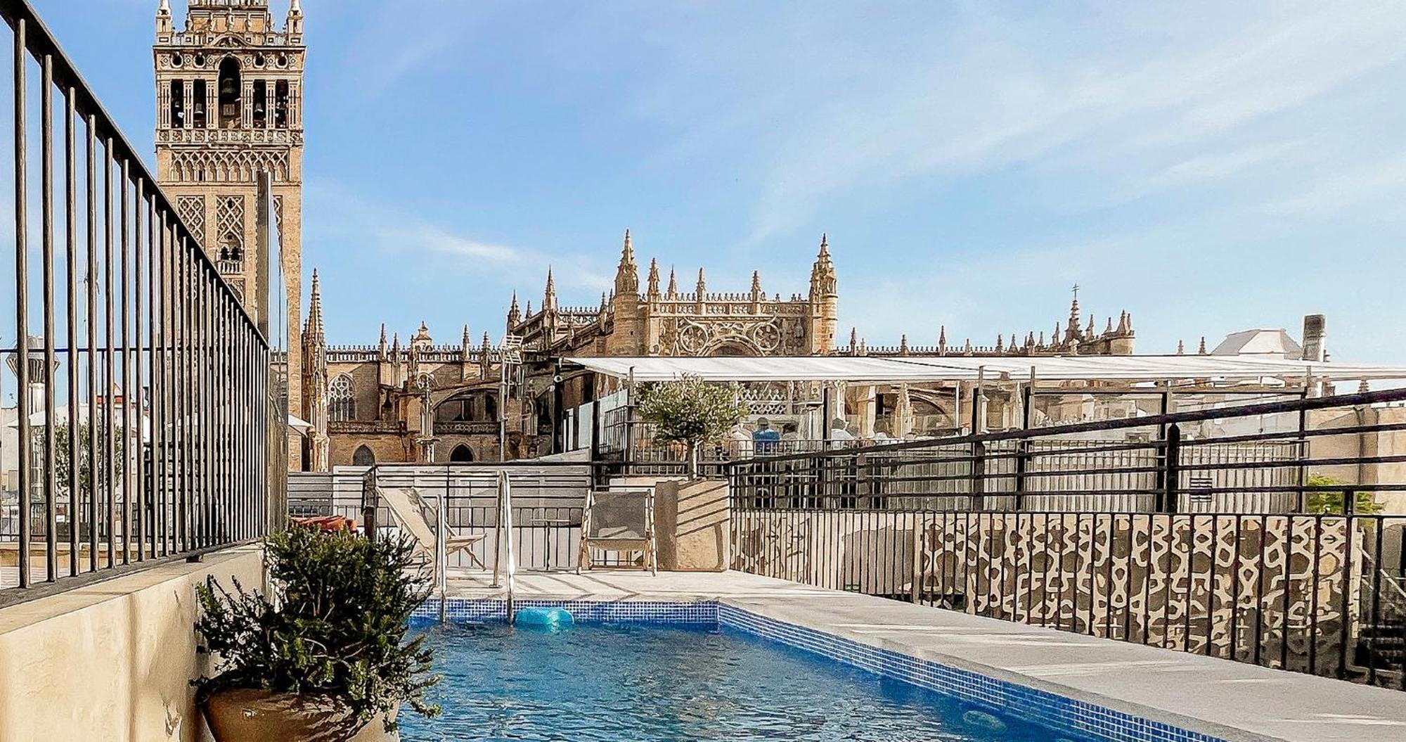 Eme Catedral Mercer Hotel Sevilla Dış mekan fotoğraf The Roman Baths of Córdoba